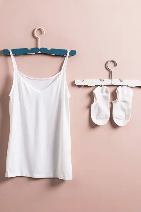 多機能ポータブル衣類ハンガー【伸縮式・折りたたみ式・滑り止め】