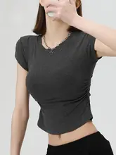 シンプルなデザインの半袖Tシャツ【女性用・白・ラウンドネック・フィット感】