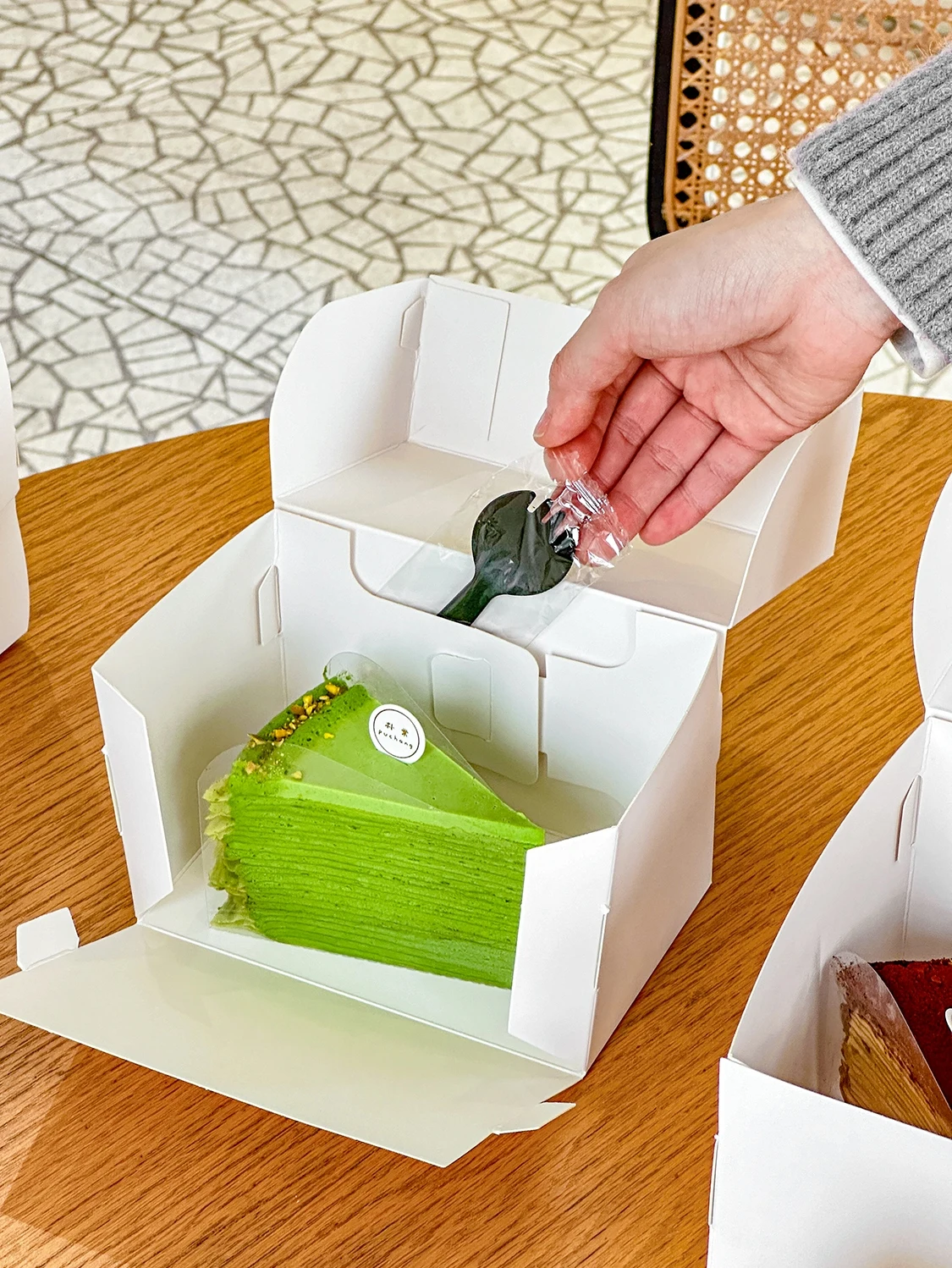 ティラミス用ケーキボックスのカット対応設計と実用性の詳細解析