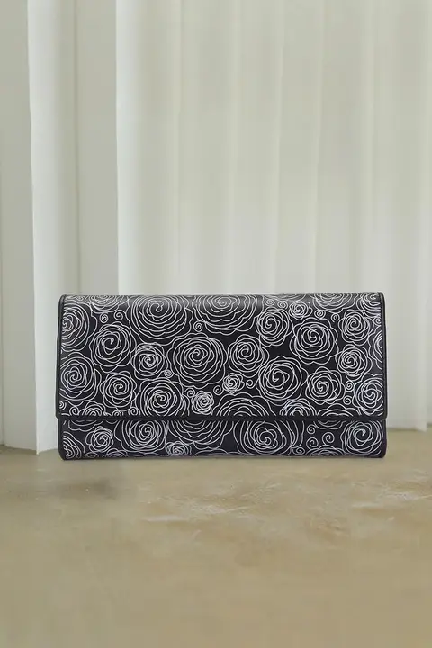 革製長財布【多カードポケット・高品質・女性用】