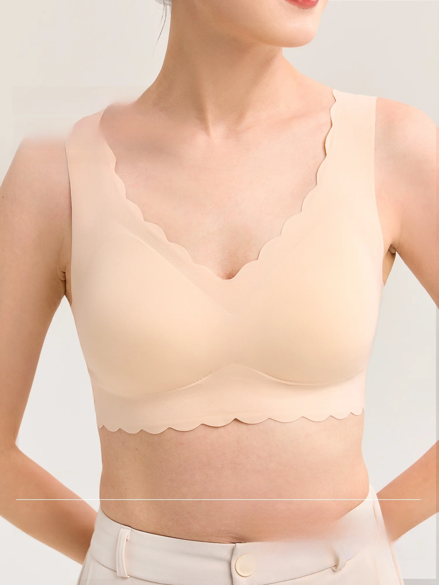 ノンワイヤーブラ 育乳トップ：蘭盼夏用アイスシルク無縫製ブラトップの実用性と選定基準
