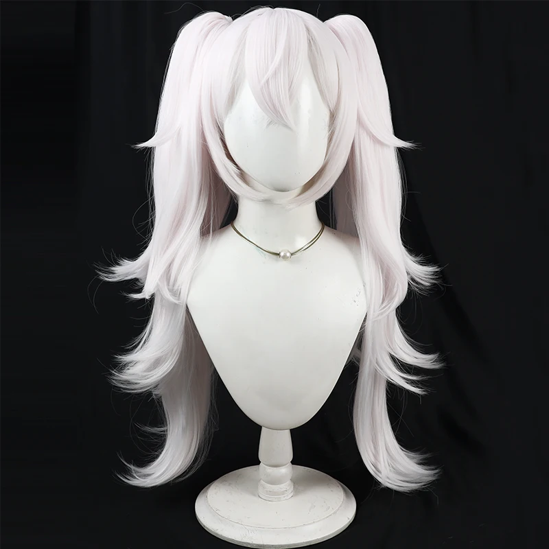 淡いピンクのツインテールコスプレウィッグ：分け目・反り返りデザインでゲームキャラの萌えをリアルに