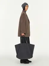 羊毛混紡の暖かいフロッキー素材トートバッグ【おしゃれで高級感あるデザイン・ロゴ入り】