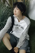 レトロ風ハンドライティングロゴプリントのラウンドネック長袖Tシャツ【カラーブロック・ウィメンズ・ゆったり】（セットアップ対応）