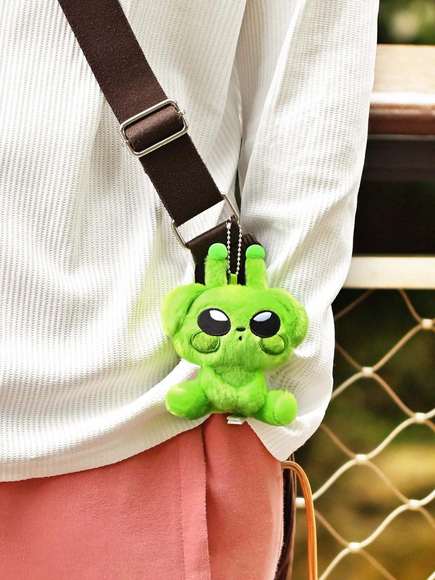 オタクが欲しいグッズとして、七夕に飾る「かわいい宇宙犬」のキーホルダーは本当におすすめなのか？