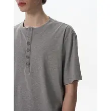 デザイン性抜群のヘンリーネック半袖Tシャツ【ユニセックス・ボタン付き・アメリカンスタイル】