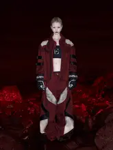 デザイン感あふれる配色デニムパンツ【春のストリートスタイル・ダークファッション・レッド・ワイドレッグ】