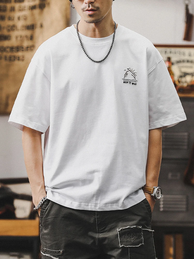 白Tシャツ 重ね着 メンズ どんな着方でスタイリッシュに？