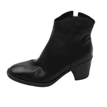 極上の柔らかさの本革ショートブーツ【ミニマリストデザイン・太ヒール・秋春用】