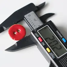 光沢のある深紅色樹脂ココナッツボタン【英国製・二十ミリ径】