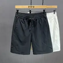 フィットの白いショートパンツ【ウエストゴム・夏用・カジュアル・メンズ】