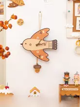 ユニークなスワロー時計【クリーム色・壁面装飾・寝室用】