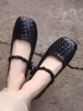 レトロな四角いトウの本革編み込みフラットシューズ【マリ―ジェンスタイル】