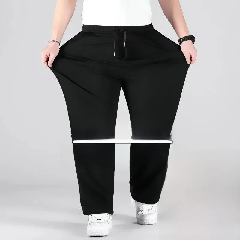 オ ーバーパンツやスライディングパンツに悩むなら、この「伸縮性のあるストレートカットパンツ」が解決する？