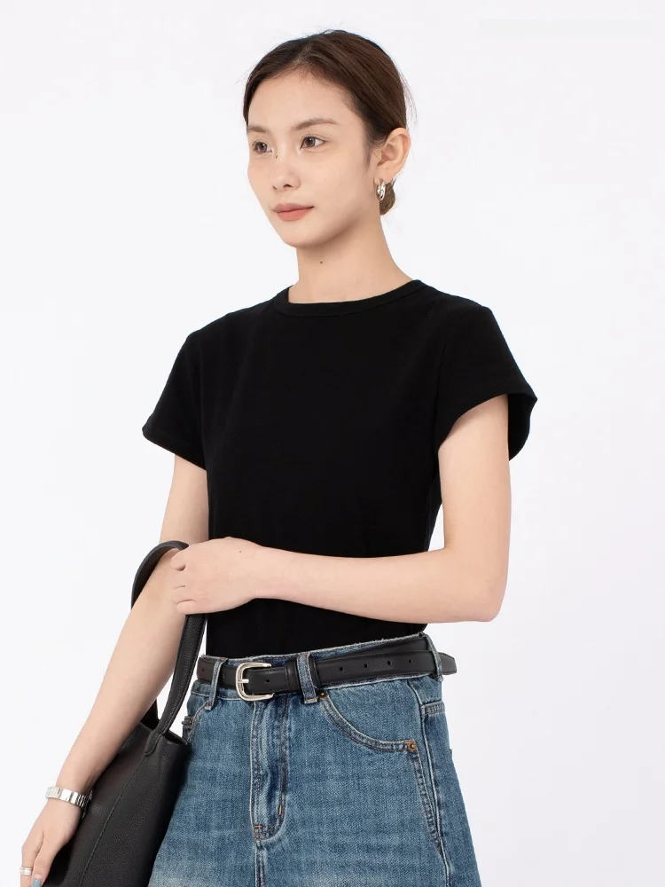 モノトーンのTシャツはブラックにしろ？それともグレーにしろ？本当の答えはここにある