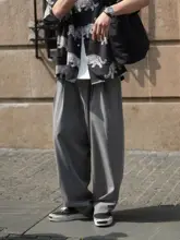 シンプルなデザインのフィットワイドパンツ【カジュアル・男性用】