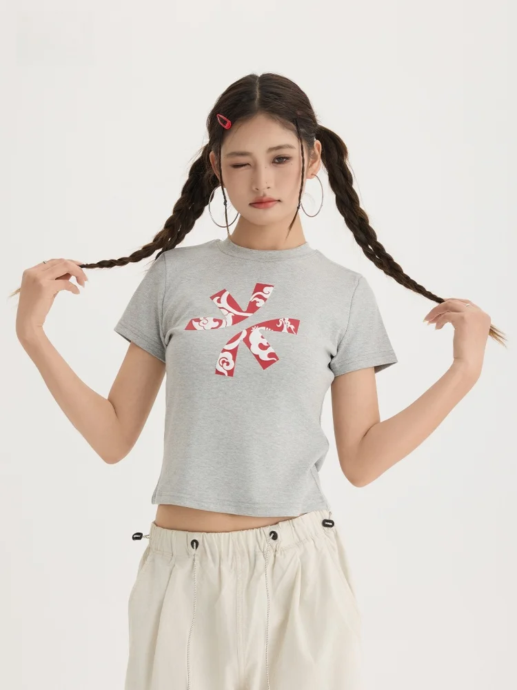 人気のモード系Tシャツはどう選ぶ？シンプルなレトロ風ショート丈Tシャツが実は最強の解決策