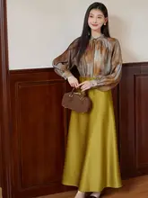 極上の柔らかさで通気性抜群！アート感漂う国風染めブラウス【秋用・美しい色合い】
