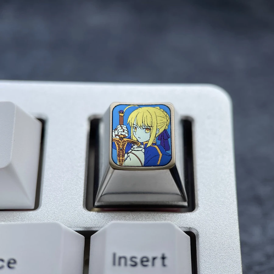 ESCキー用 カラータイタニウム合金キートップ：陽極酸化仕上げの高耐久性と人体工学設計