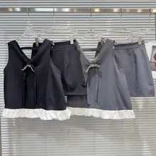 気品あふれるパールリボンピン付きキャミソールと無地ショートスカート（セットアップ対応）