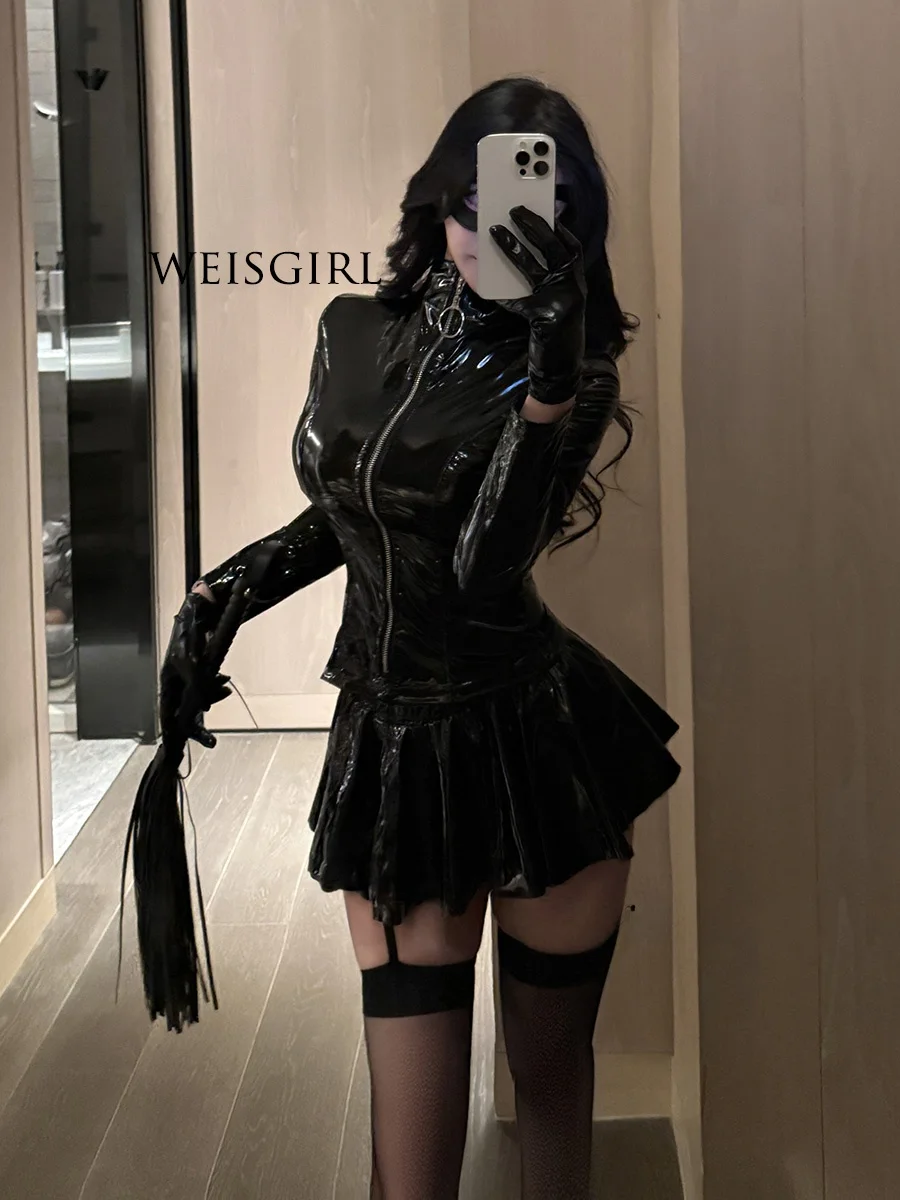   セクシーな制服コスプレハロウィン漆皮暗黒系：WEISGRILの2点セットが実際どうなのか