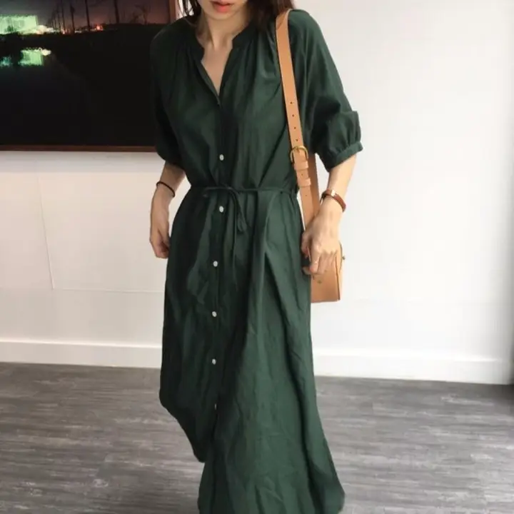 シンプルなルーズフィットのボタンデザインシャツワンピース【ベルト付き・膝丈・無地】