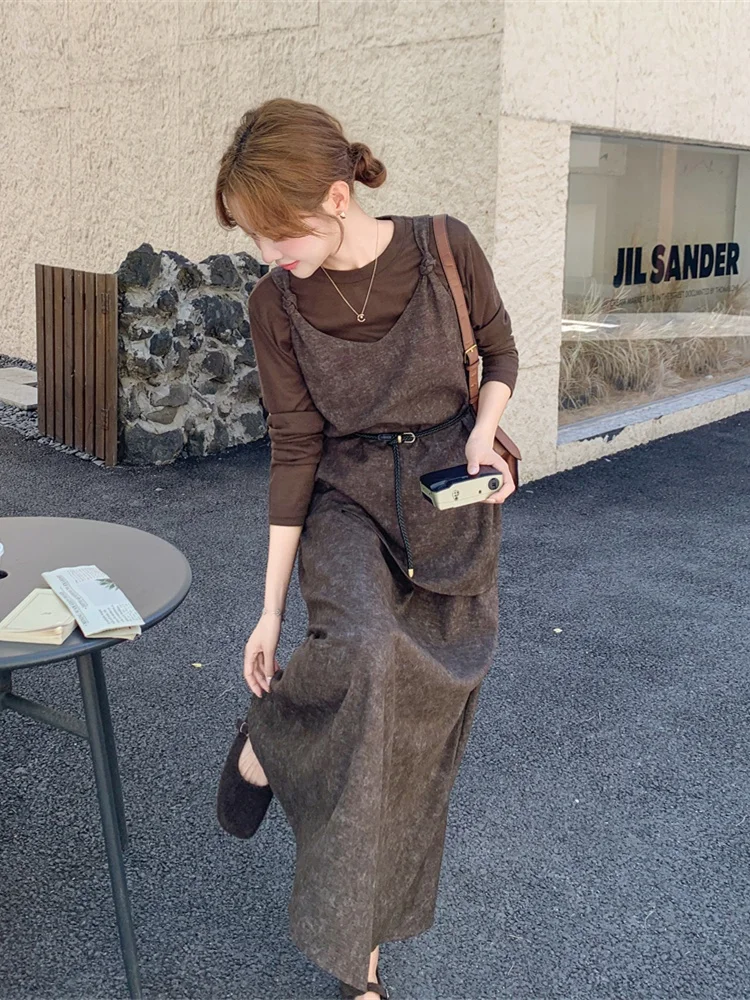 ロングコーディガンコーデは本当に必要？その本質と、今こそ選ぶべきベストなスタイルとは