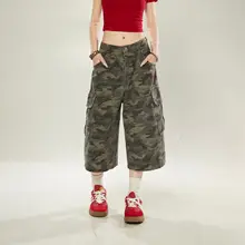 カジュアルな印象のミリタリー柄七分丈ワイドパンツ【多ポケット・女性用】（セットアップ対応）