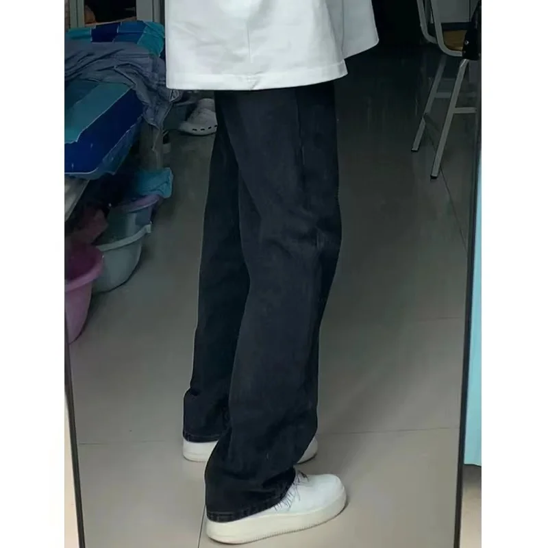 高身長向けロング丈ブラックストレートデニムパンツ：40代女性の通勤シーンに最適なフィット感と着心地