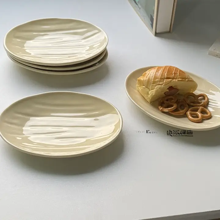 韓国風イエロー釉薬の楕円小皿【デザートプレート・小鉢・和風陶器】