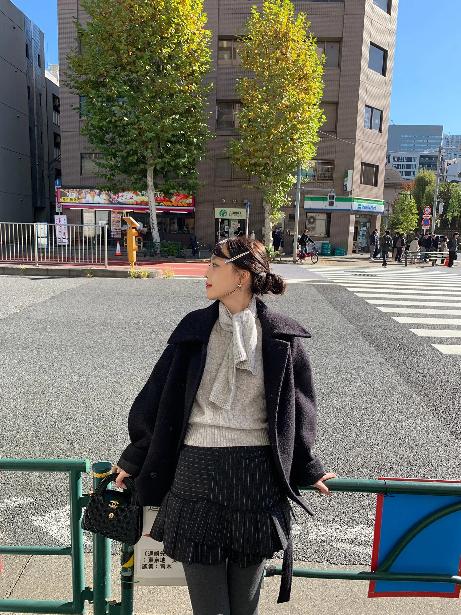 13度の服装で失敗しない着こなしは？不規則なレースが印象的なウールミニスカートの選び方