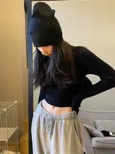 黒のポロシャツ【ドロップショルダー・フィット感あるデザイン・春秋用・ショート丈】