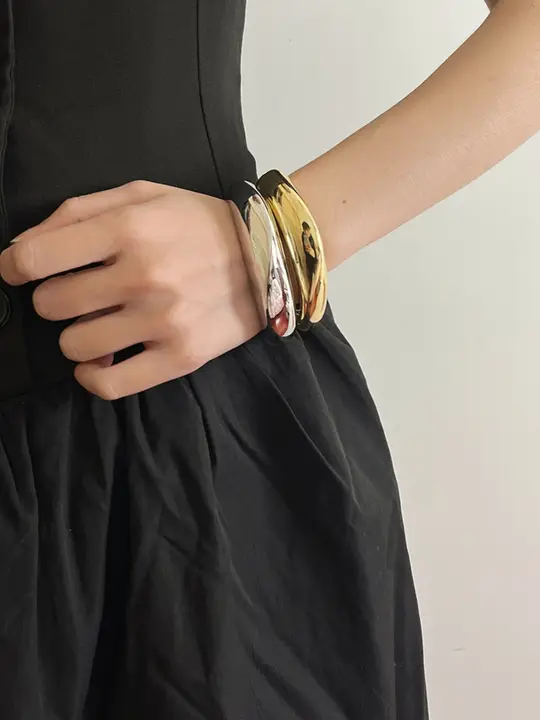 シンプルな金属製レディースブレスレット【合金・上品デザイン・ファッションアクセサリー】