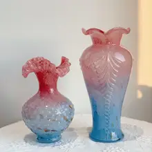 中古 フェントン 花びら模様の粉ブルーグラデーション 金箔手作り ガラス花瓶【水耕栽培・インテリア装飾】