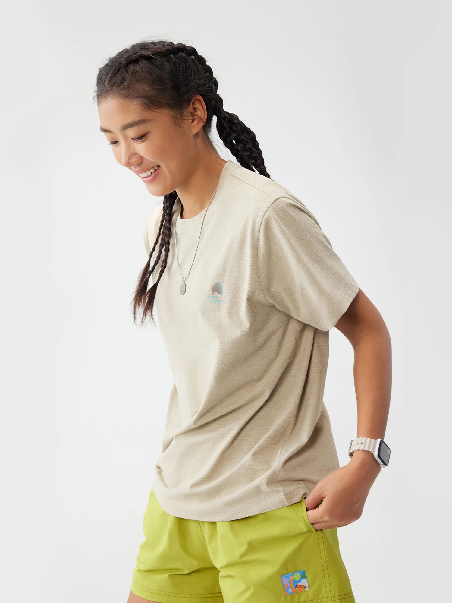汗をかいても臭わない服：NBCTの通気性レディース速乾Tシャツが実現する抗菌・涼感技術
