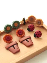 植物と昆虫デザインの個性的な樹脂製ボタン【レトロスタイル・かわいいカートゥーン・インテリア装飾用】