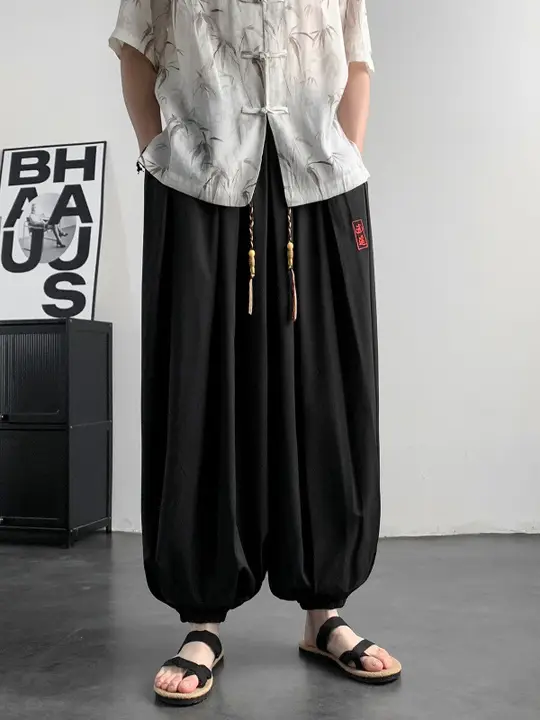 極上の柔らかさの中国風刺繍入りワイドパンツ【薄手・春夏用・黒系】