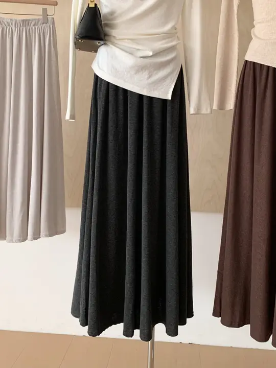 深灰色の糯米素材半身スカート【秋用・Aライン・体型カバー・カジュアル・フレア】