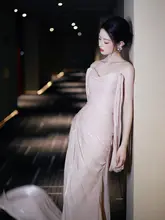 粉色のドレス【胸元ビジュアル・結婚式用・エレガントデザイン】