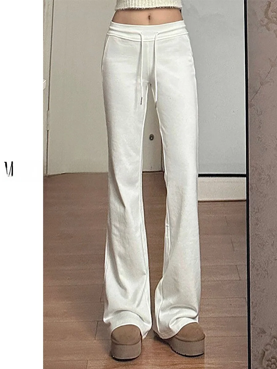 白パンツコーデで40代ぽっちゃりのスタイルをどう整える？