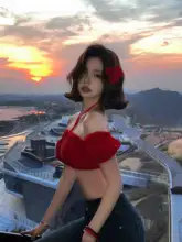 セクシーなビキニ水着【リゾート・赤・大きめバスト対応】（セットアップ対応）