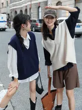 レトロVネックノースリーブニットベスト【秋冬用・重ね着スタイル・白色】（セットアップ対応）