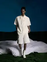 デザイン性のある半袖シャツとショートパンツ【夏用・男の二点セットアップ対応】
