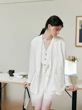 HeyDress リネンセットアップ【春夏用・高級感あるジャケット・Vネックベスト・ハイウエストショートパンツ】