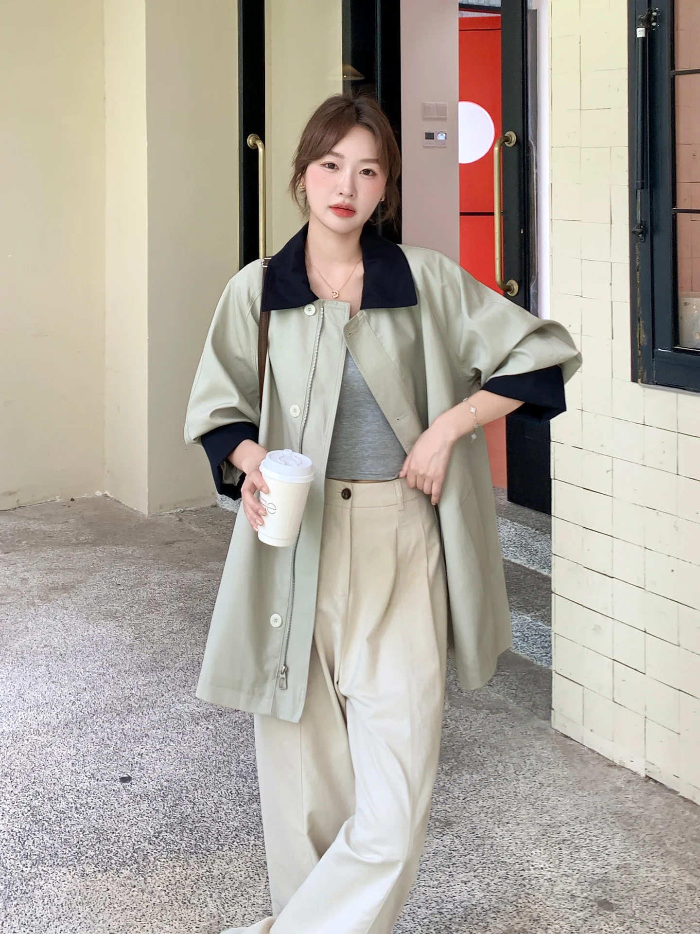 秋の通勤服に迷うなら、この1着で解決できる？