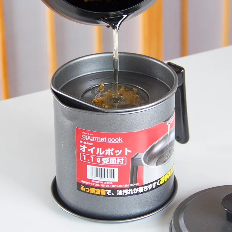 キッチン用ステンレス製油濾しポット：大容量で油汚れを防ぐ実用性の検証