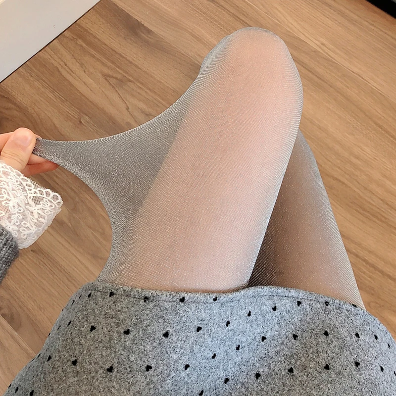 煙色のパンティストッキング：春秋期の微透けデザインと美腿塑形機能を徹底解説