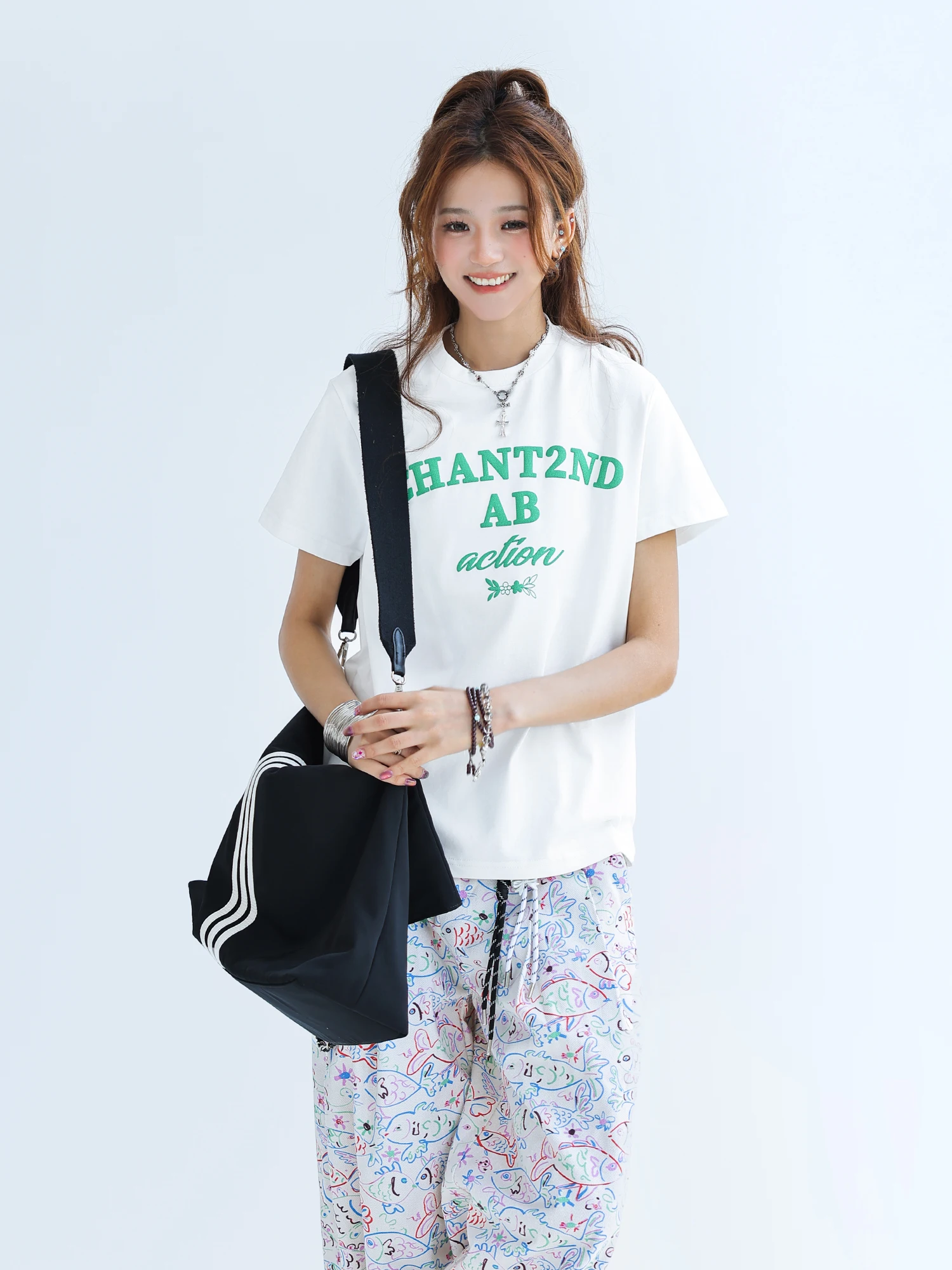CHANT'2nd フローラルグレーショート袖Tシャツ：女性向け涼感素材のサイズ感と価格帯を解説