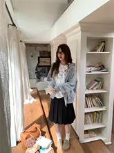 ゆったりとしたデザインのフード付きパーカー【秋用・ピンク・長袖・ジッパー】