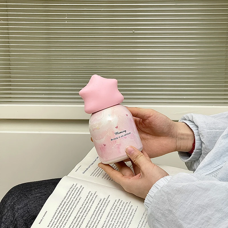 蓋付き保温ストローマグ：星型デザインのミニ保温カップが実際の温度保持にどう貢献するか